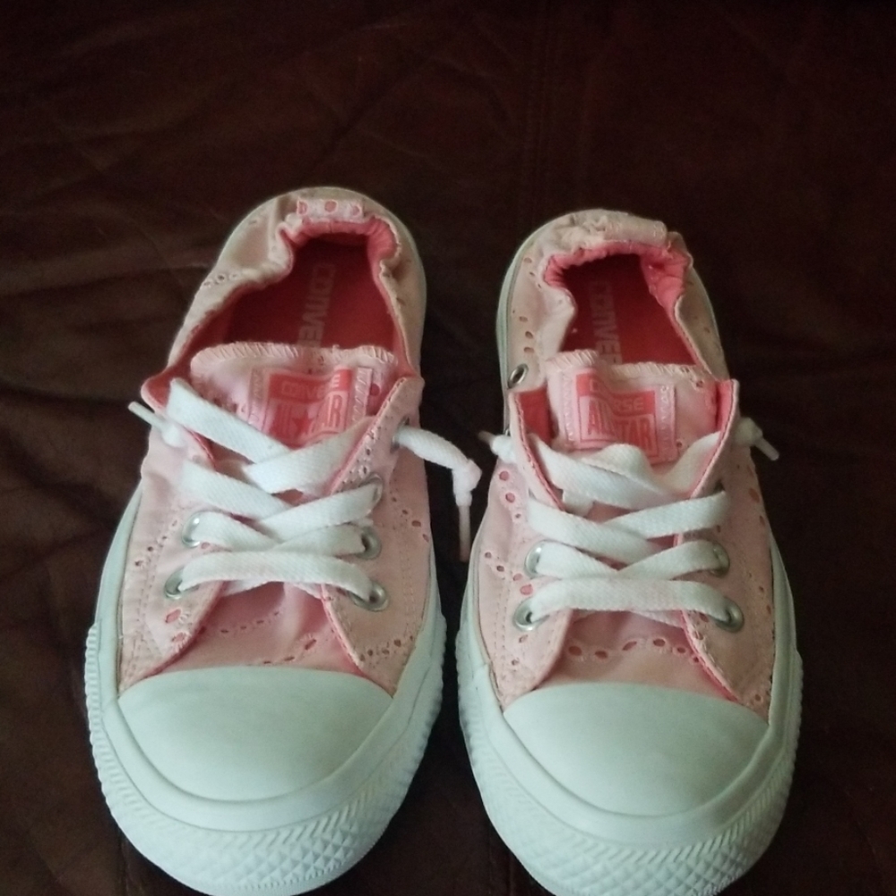 Pink eyelet Converse